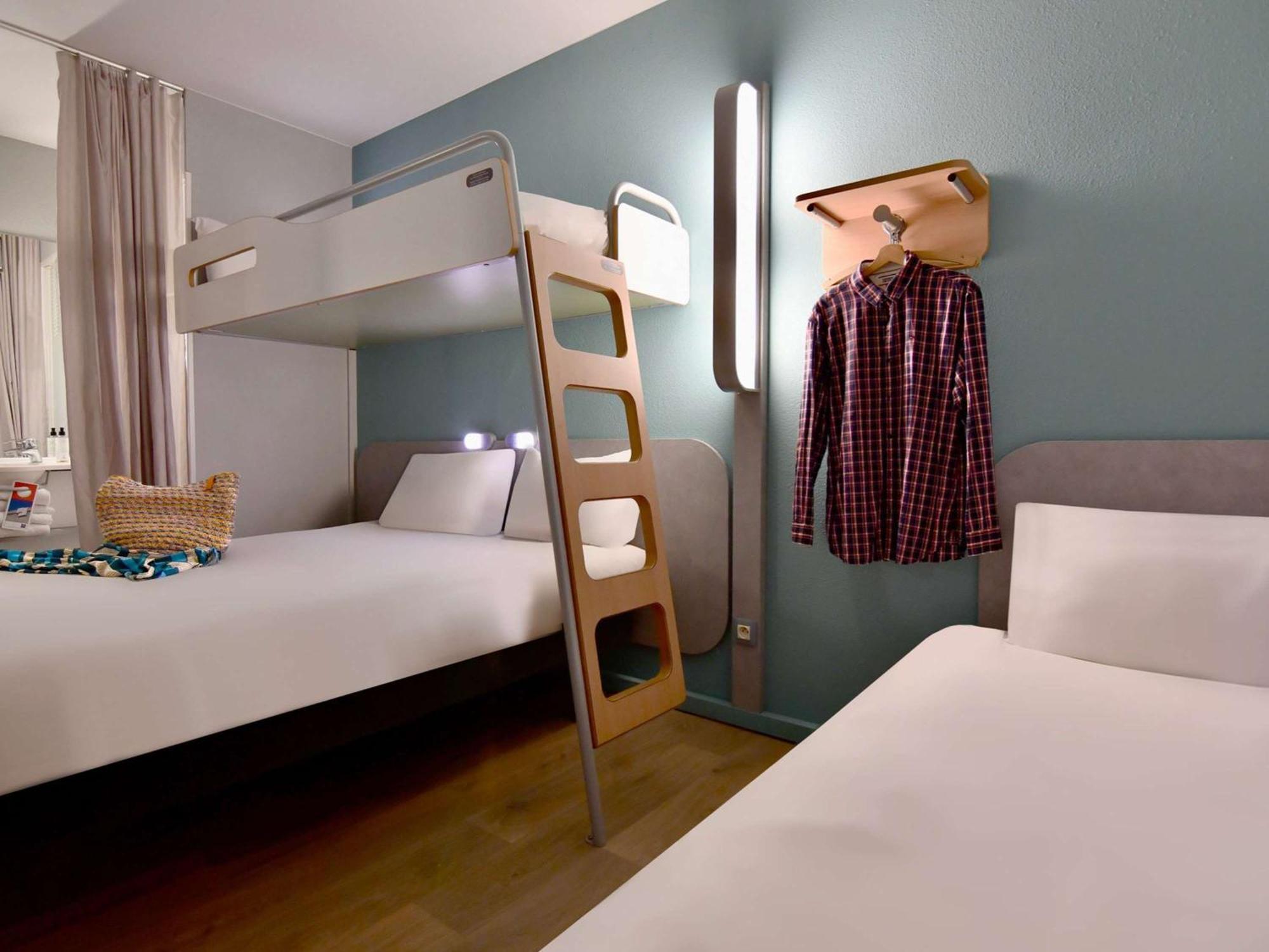 Ibis Budget Cholet Centre Экстерьер фото