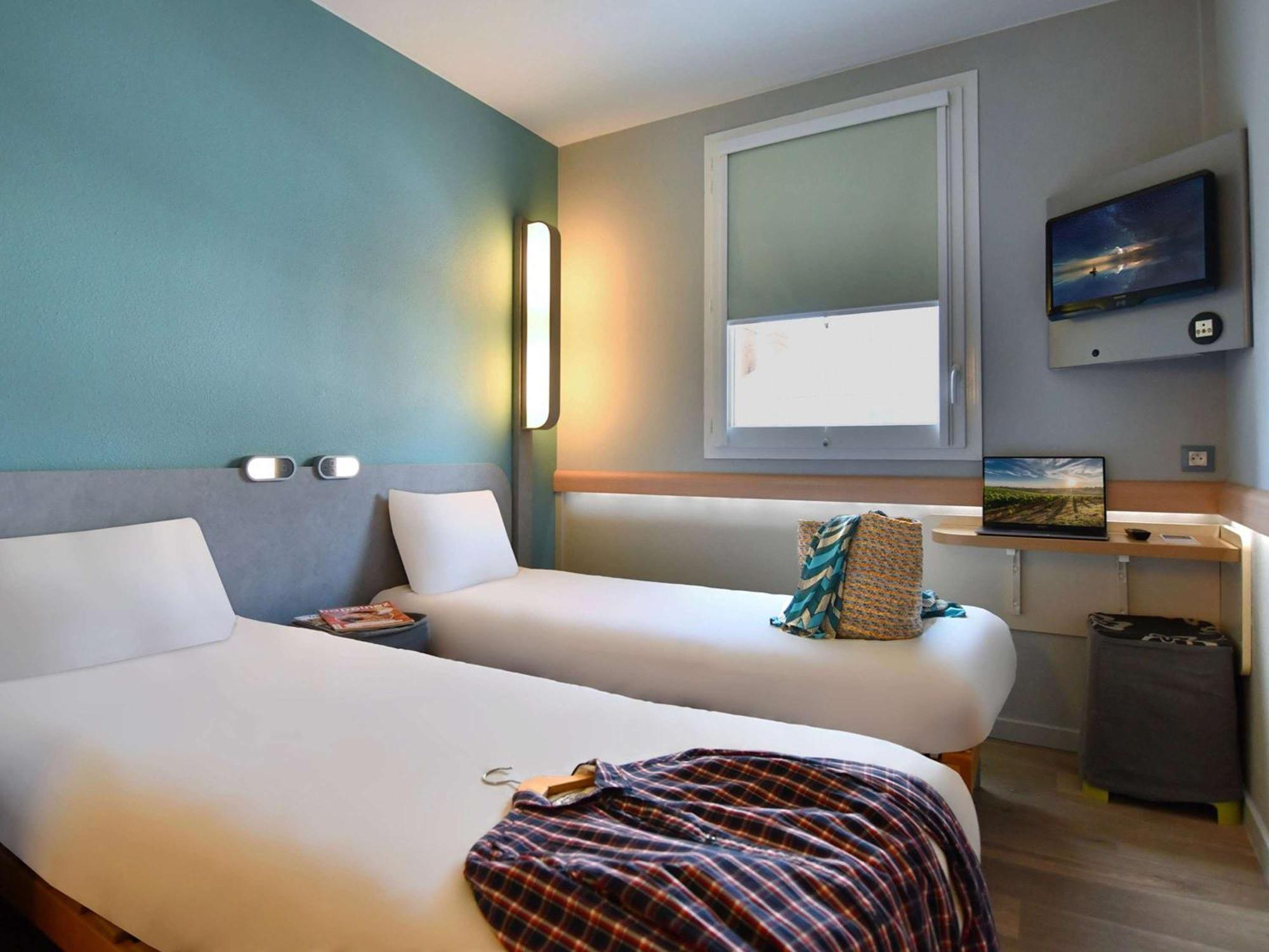Ibis Budget Cholet Centre Экстерьер фото