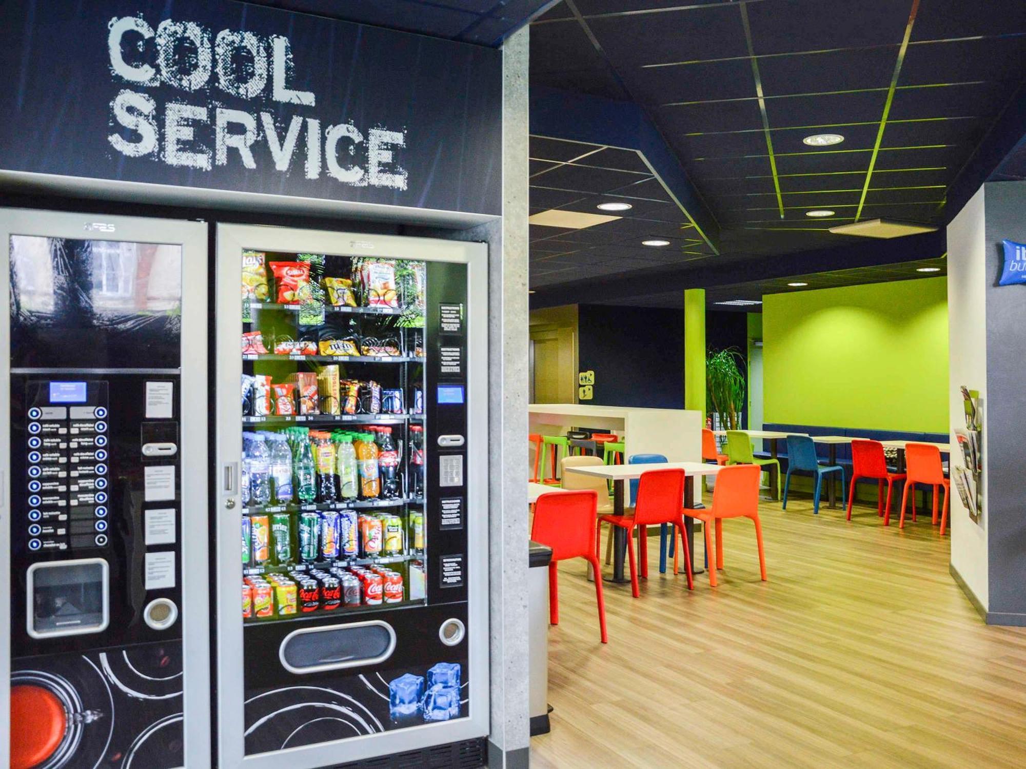 Ibis Budget Cholet Centre Экстерьер фото