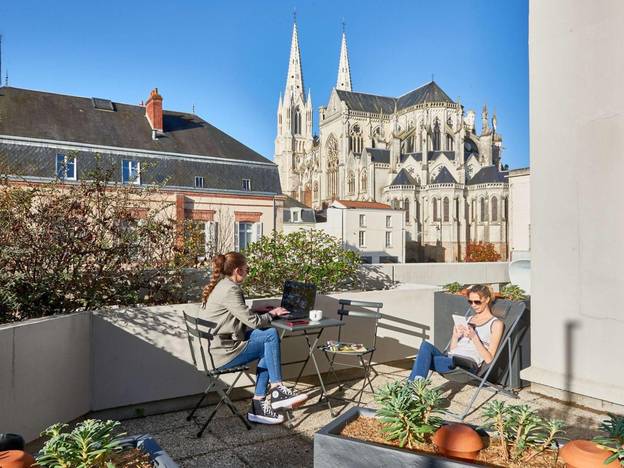 Ibis Budget Cholet Centre Экстерьер фото