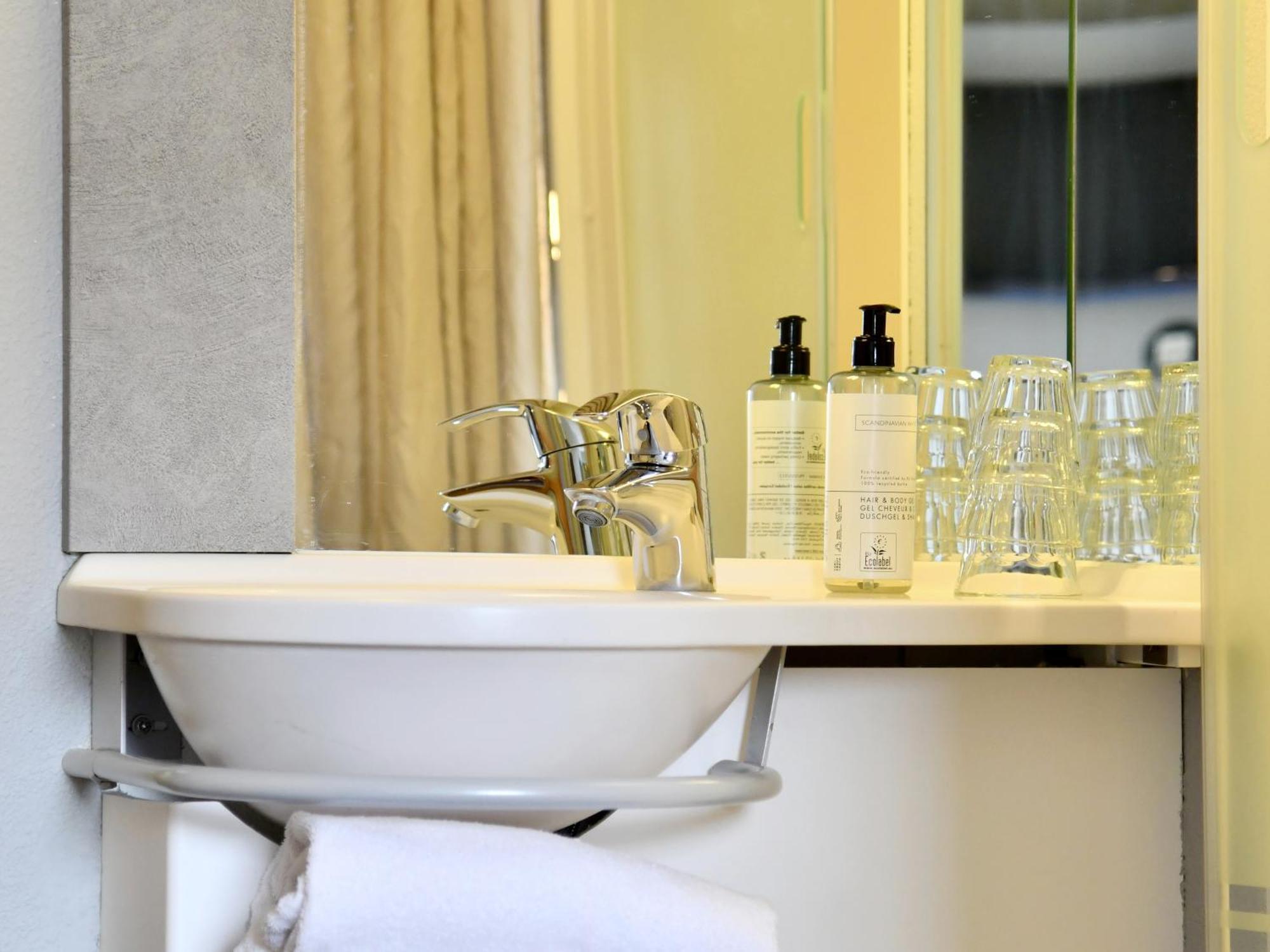 Ibis Budget Cholet Centre Экстерьер фото